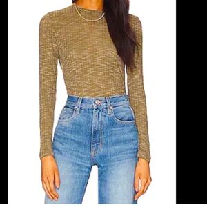 Intimately Aaura Layering top Size M